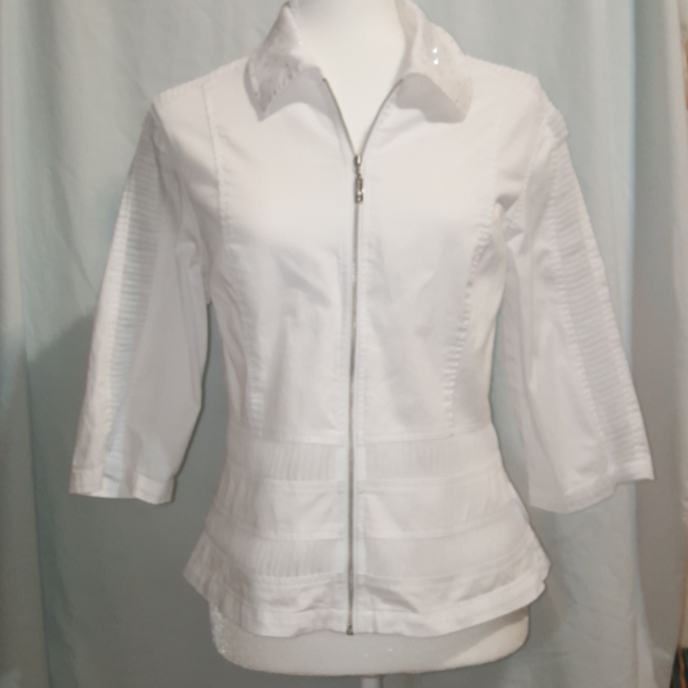 2/$12 LAFEI NIER Lightweight, white, short, jean type jacket
